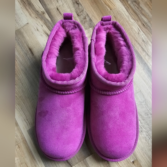 NEW UGG MINIS - Picture 2 of 5